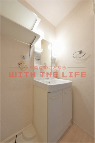 洗面設備　使いやすい独立洗面台です