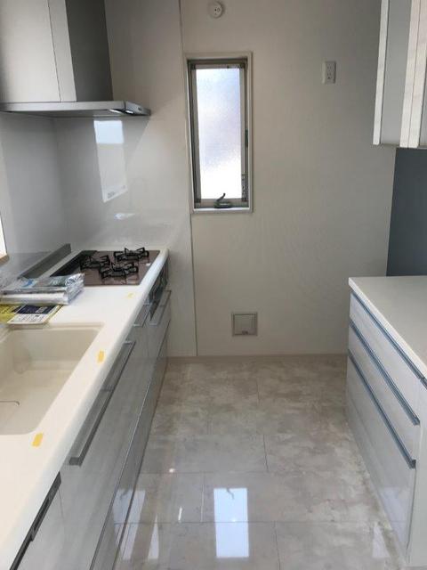 キッチン　食器洗浄乾燥機、浄水器付