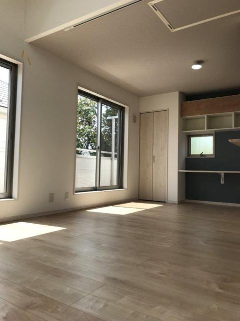 居室・リビング　ＬＤＫ約１６．７帖　小屋裏収納有