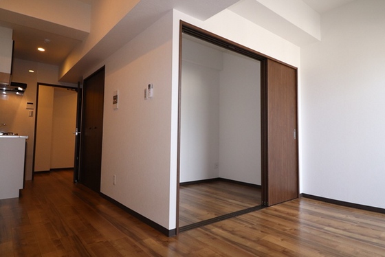 居室・リビング　※別号室の写真です