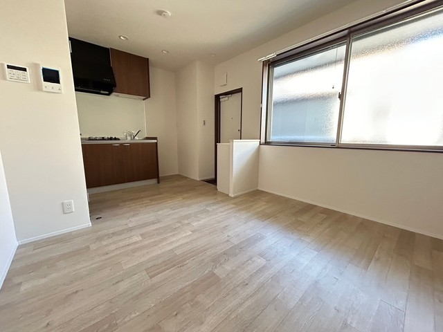 居室・リビング　別号室の写真