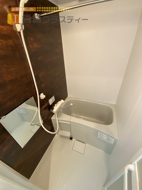 バス・シャワールーム　浴室乾燥機付き！