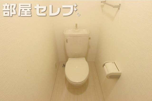 トイレ　他号室の写真です。