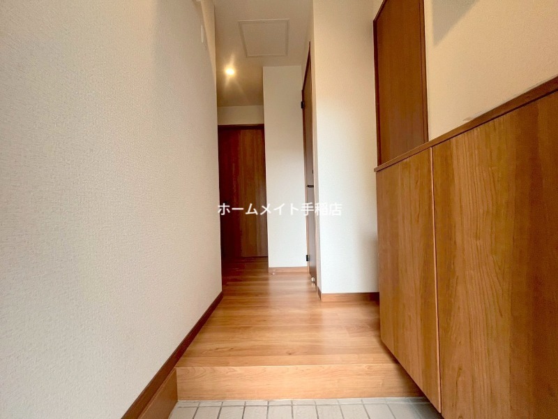 玄関　玄関スペース、シューズボックス付きです♪