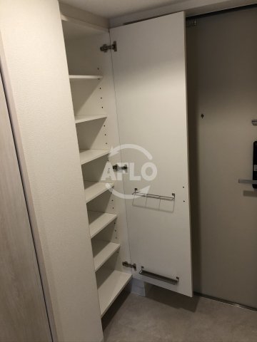 玄関　アスヴェル大阪サウスキャナル　下駄箱