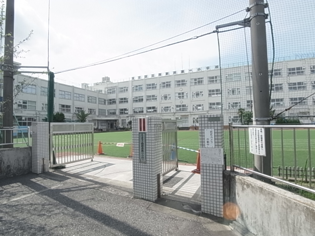 小学校　足立区立西新井第一小学校（小学校）まで490m
