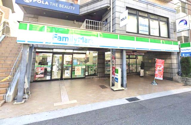 コンビニ　ファミリーマートＪＲ住吉駅東店（コンビニ）まで931m