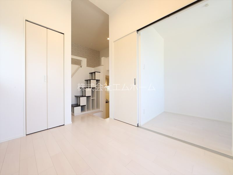 居室・リビング　洋室5.5帖　洋室2.9帖　ロフト5.7帖　同仕様写真