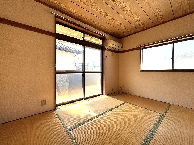その他部屋・スペース　６帖の和室です♪２面採光で明るいですよ♪
