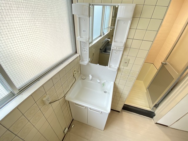 洗面設備　別部屋です