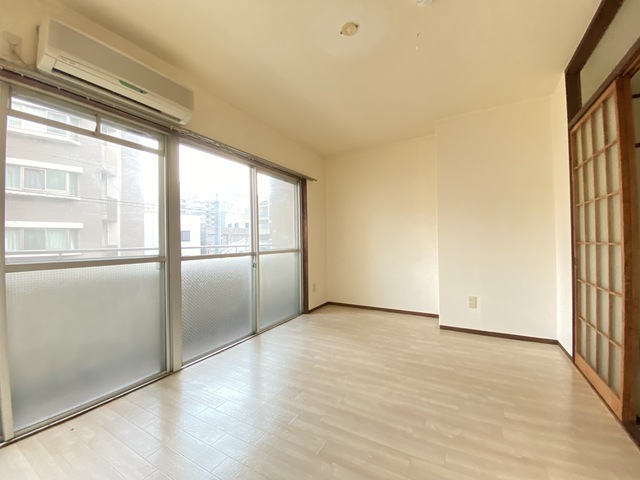 居室・リビング　別部屋です