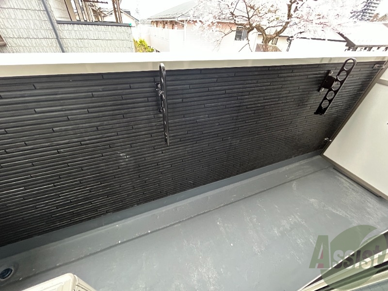 バルコニー　ベランダも広くて良いですね。洗濯物が沢山干せます。