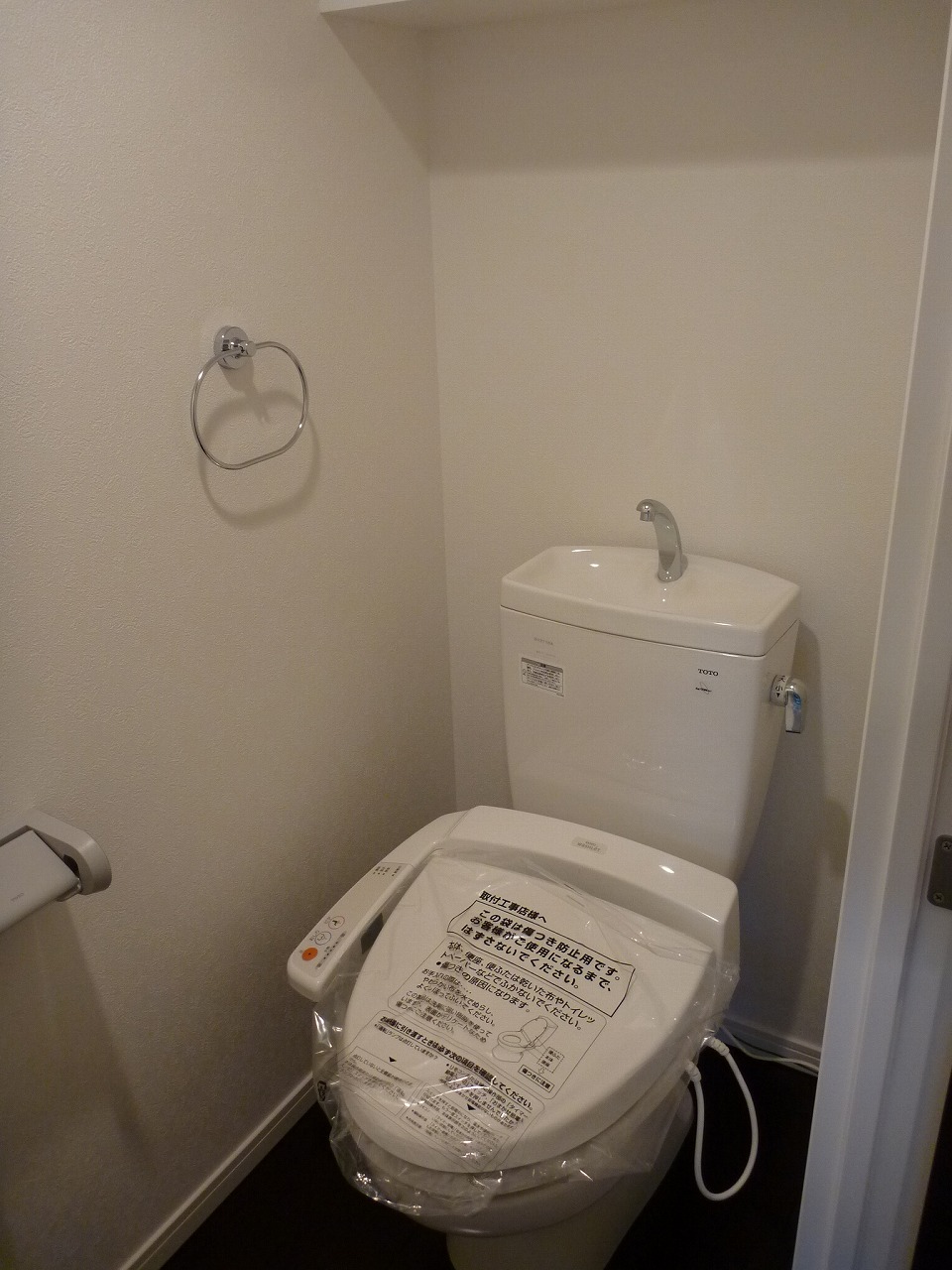 トイレ　トイレはもちろん温水洗浄便座付！