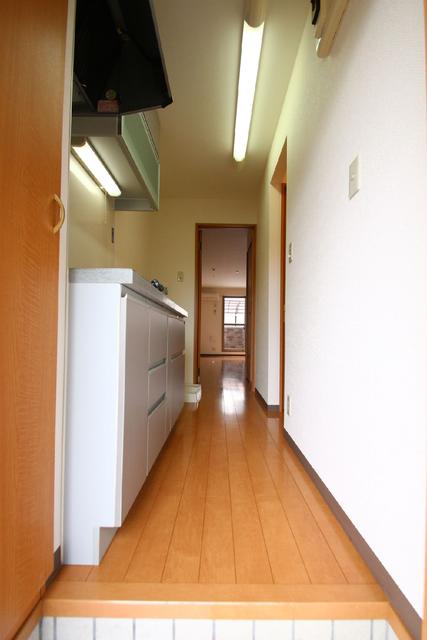 玄関　玄関　※同物件・同仕様画像