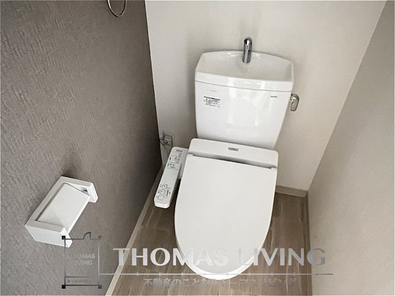 トイレ　嬉しいウォシュレット付きです。