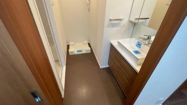 洗面設備　室内洗濯機置場?