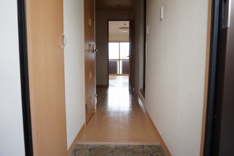 玄関　同物件別部屋