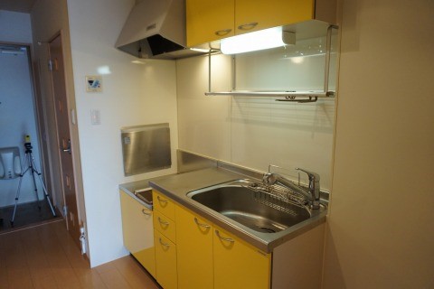 キッチン　同物件別部屋