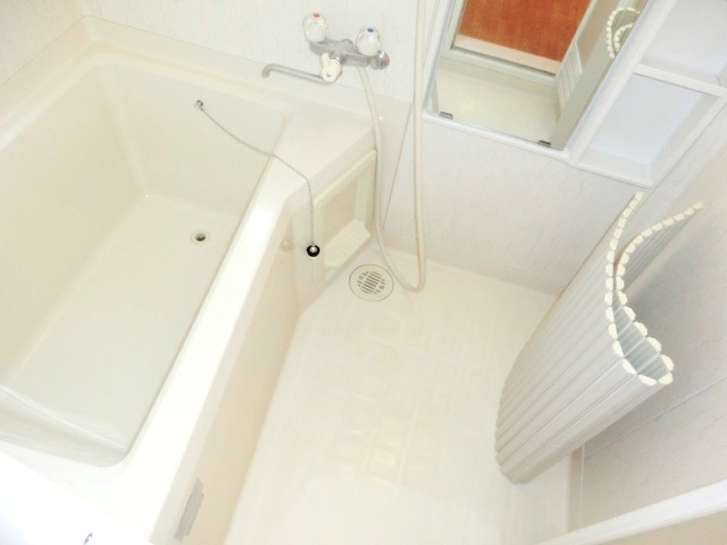 バス・シャワールーム　シンプルで機能的な浴室です！