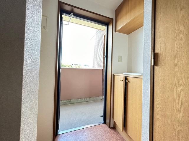 玄関　※参考写真