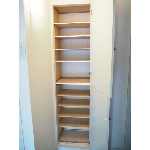 その他　下足入
