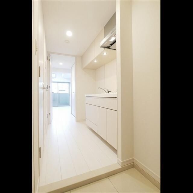 玄関　※別部屋の参考写真です。