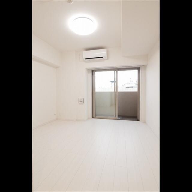 居室・リビング　※別部屋の参考写真です。
