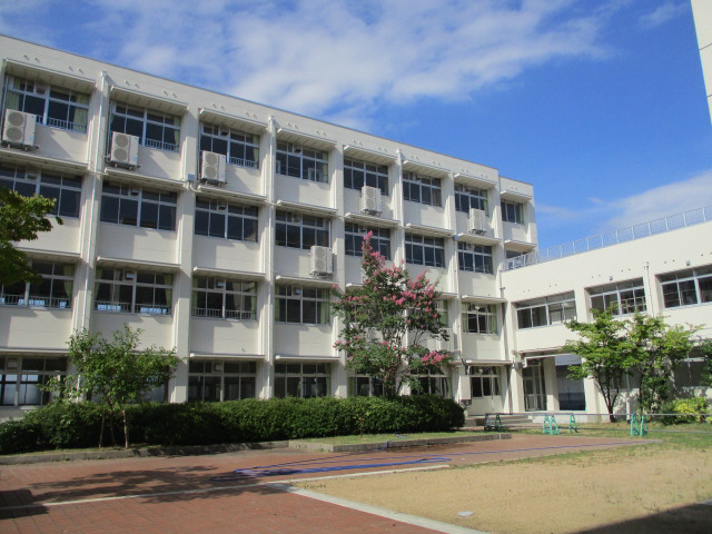 中学校　稲美北中学校（中学校）まで1496m