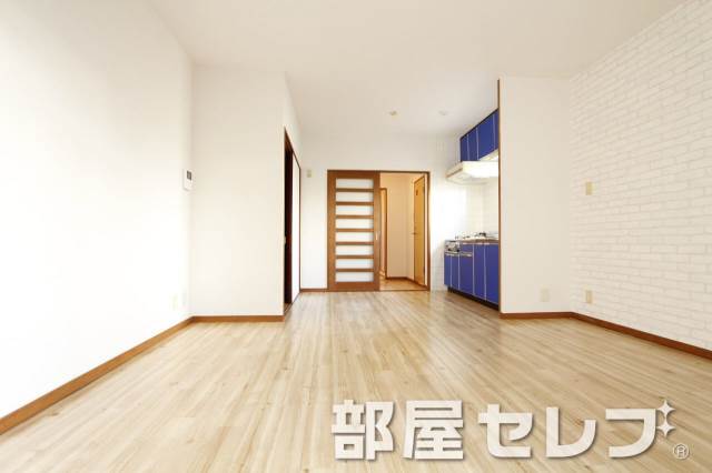 居室・リビング　白を基調にした明るいお部屋です。イメージ写真