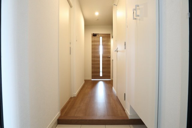 玄関　別号室のものになります。現状優先。