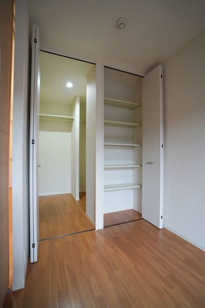 収納　同じ建物の別のお部屋