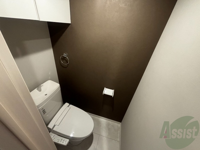トイレ　トイレはウォシュレット機能付きです。安心して使用できますね。