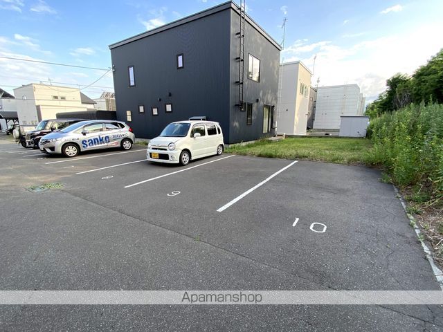 駐車場　駐車場