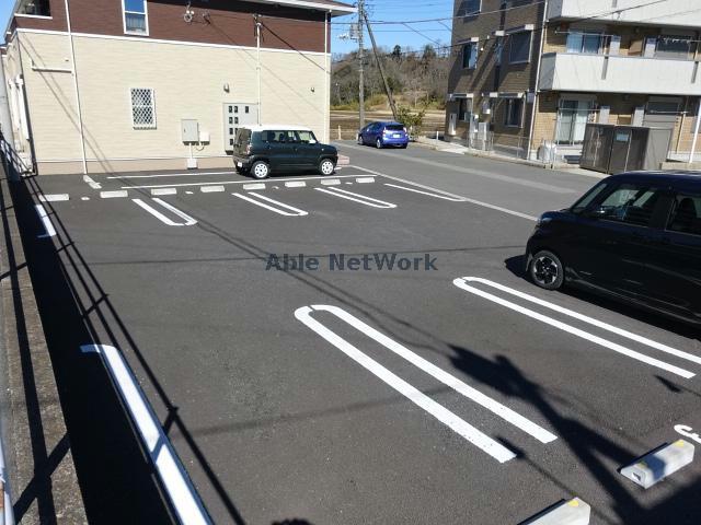 駐車場　駐車場