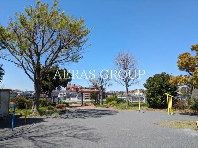 公園　六浦二丁目第一公園（公園）まで289m