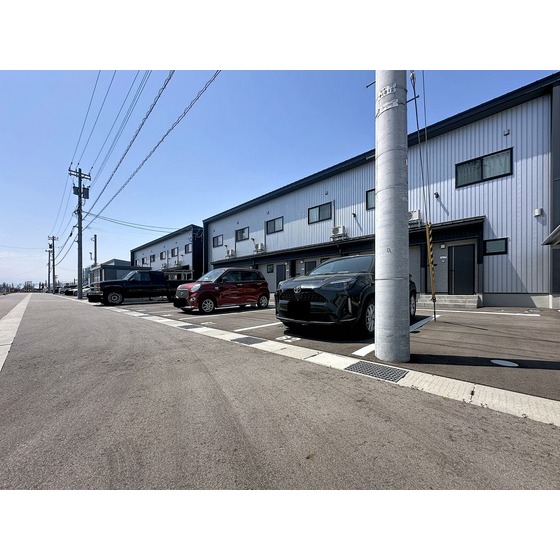 駐車場　画像は別棟のものです。