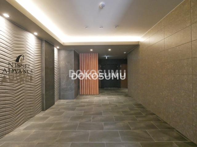 エントランス　オンからオフへ。心地よい静寂へといざなうエントランス。