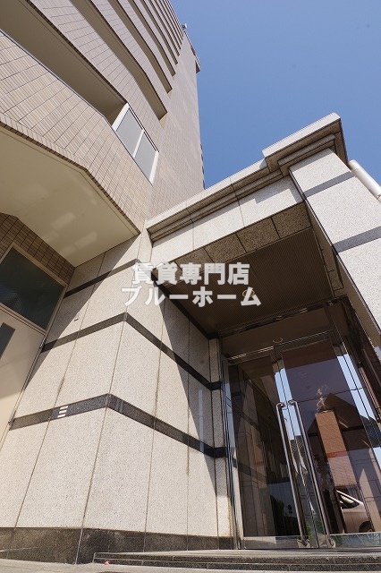 建物外観　11階建ての鉄骨鉄筋コンクリート造です！