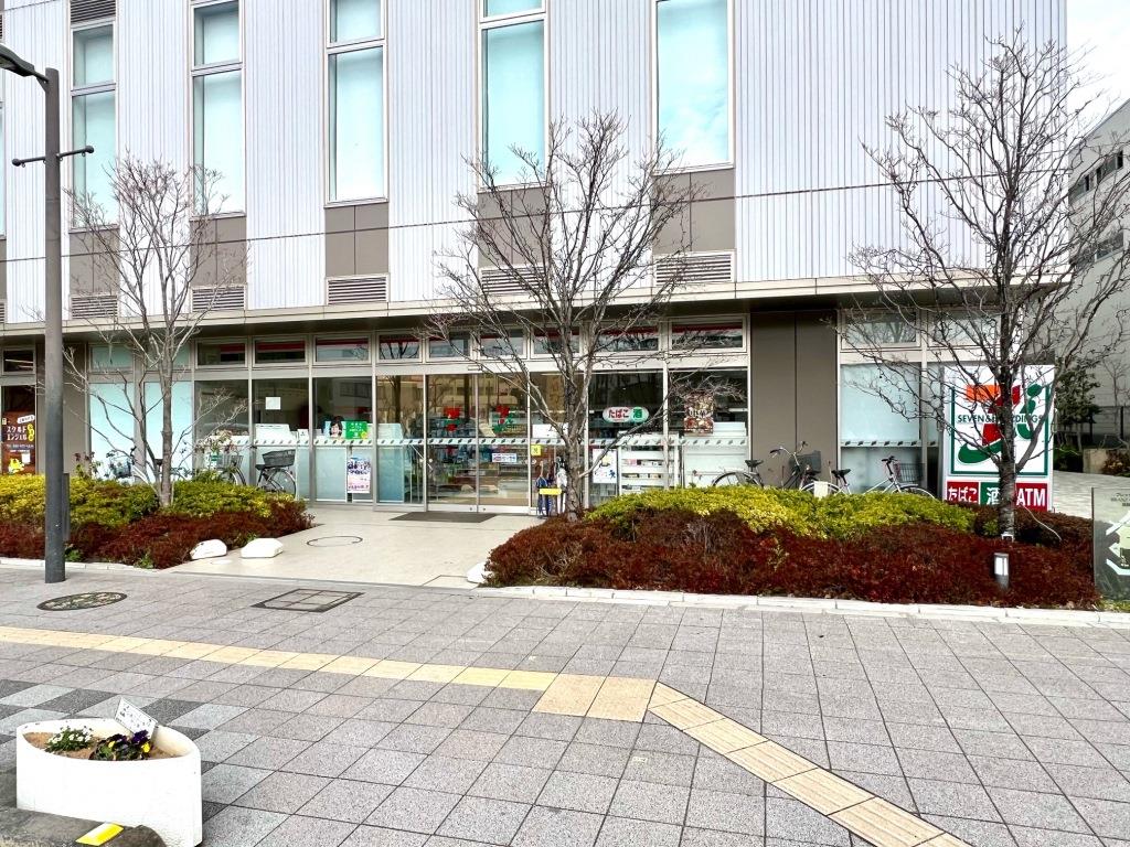 コンビニ　セブンイレブン 蓮田駅西口店（コンビニ）まで1626m