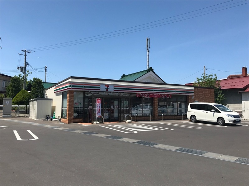 コンビニ　セブンイレブン 弘前取上2丁目店（コンビニ）まで598m