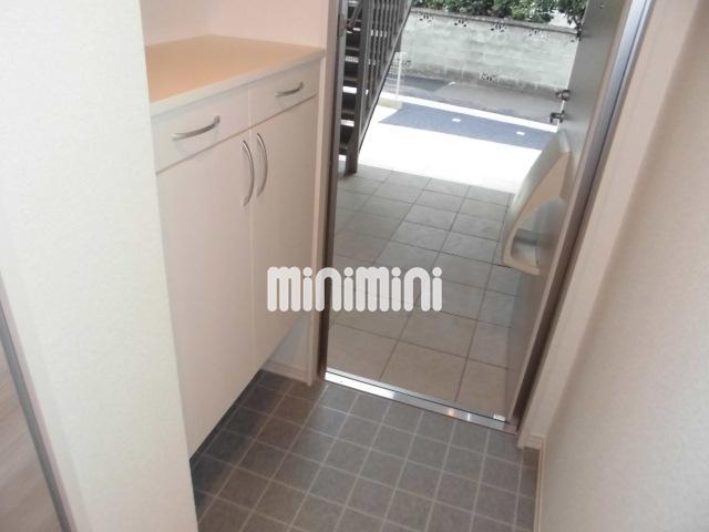 玄関　下駄箱付きの広い玄関