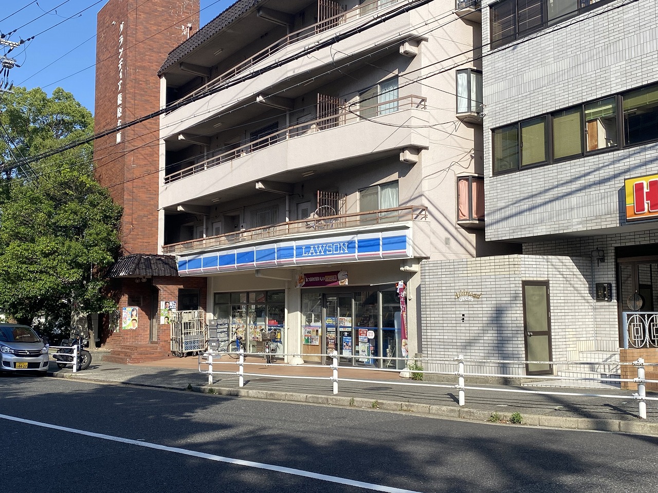 コンビニ　ローソン篠原本町店（コンビニ）まで916m
