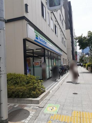 コンビニ　ファミリーマート（コンビニ）まで72m
