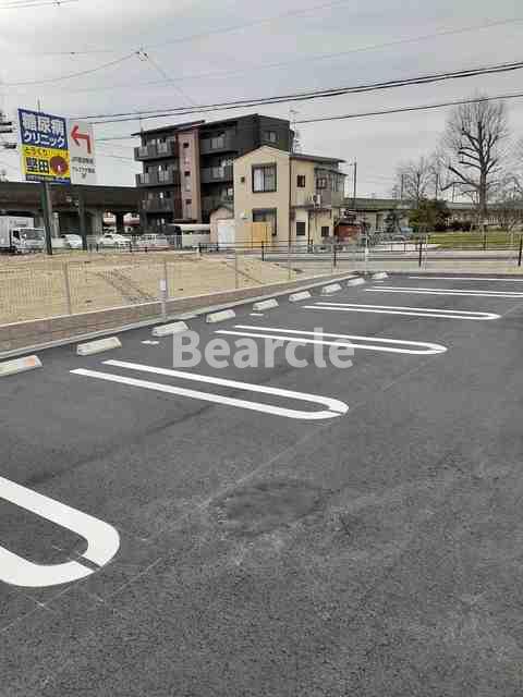 駐車場　駐車場があるので、車を買う予定の方も安心です
