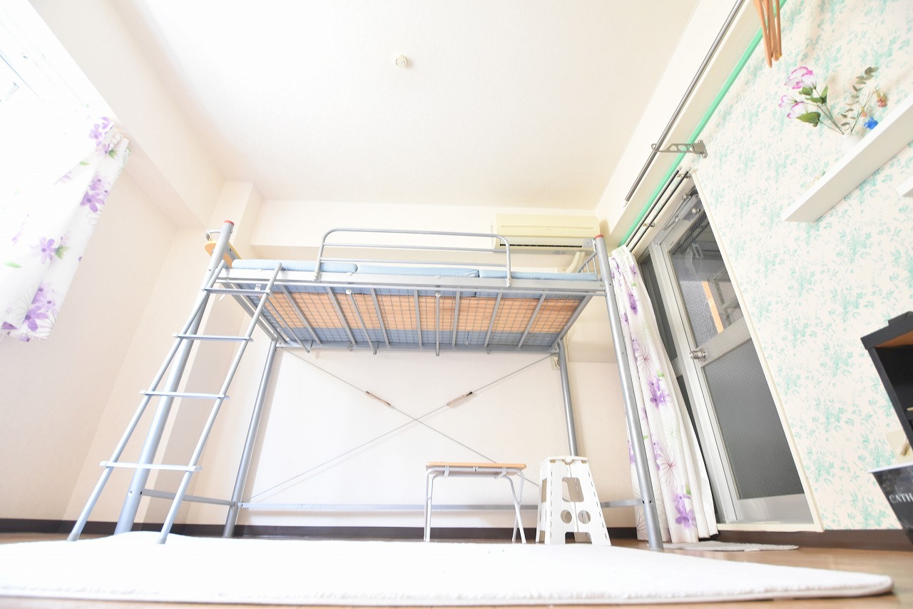 居室・リビング　家具家電付のお部屋です。
