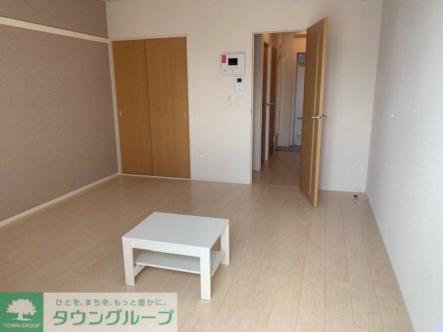 居室・リビング　部屋毎に間取りが異なる場合がございます。