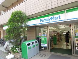 コンビニ　ファミリーマート東五反田桜田通り店（コンビニ）まで281m