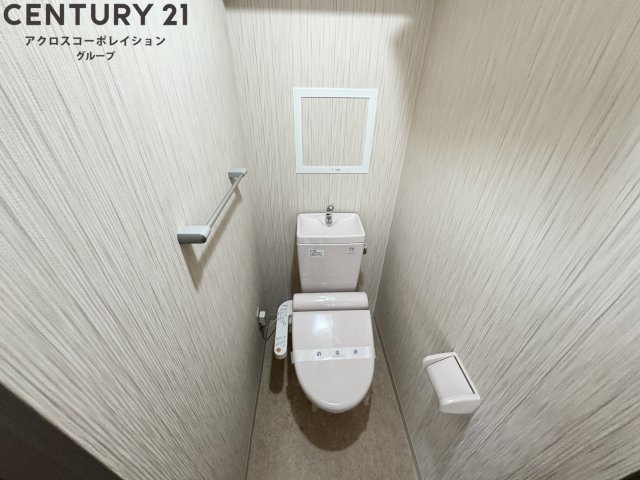 トイレ　温水洗浄便座機能付きのトイレです♪