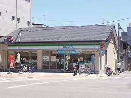 コンビニ　ファミリーマート西院南店（コンビニ）まで196m