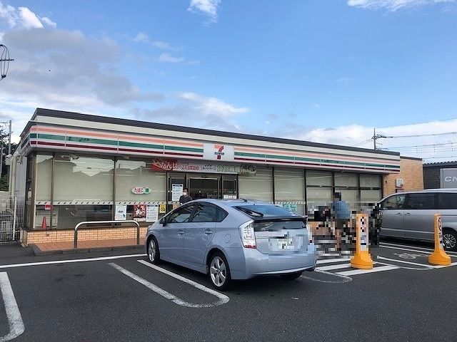 コンビニ　セブンイレブン（コンビニ）まで800m